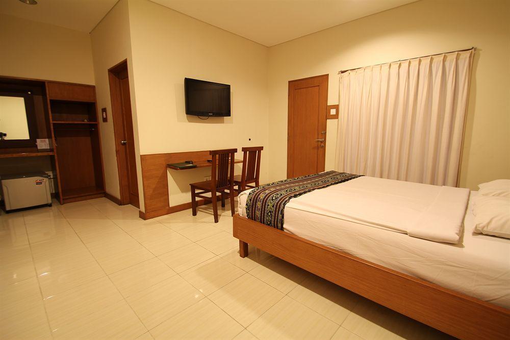 Paradiso Beach Inn Kuta Lombok Kültér fotó