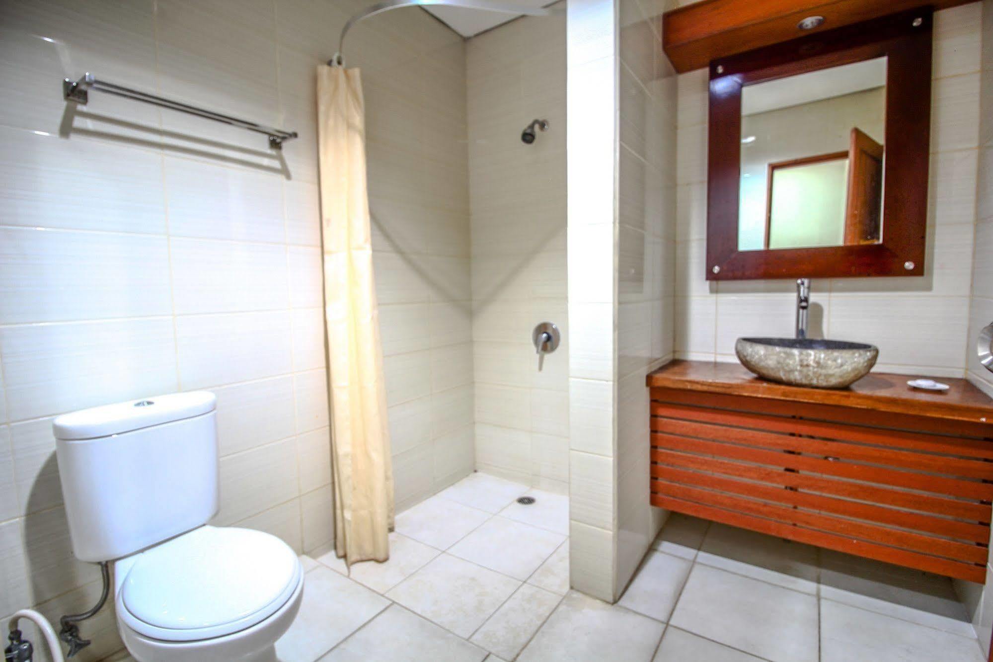 Paradiso Beach Inn Kuta Lombok Kültér fotó